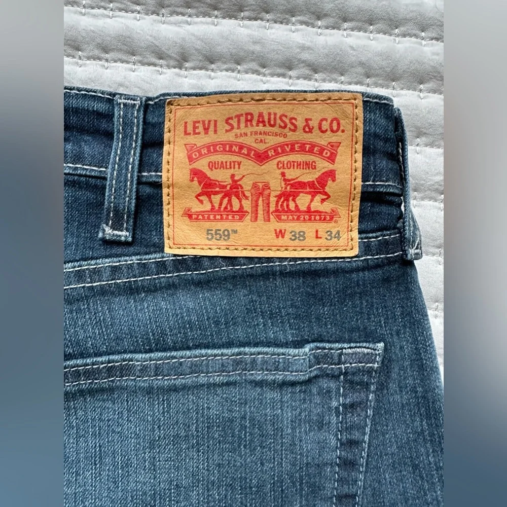 Levi’s 559 Relaxed Straight Fit men’s denim jeans Size 38 x 34. New with…